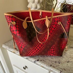 New Louis Vuitton Neverfull Tote Limited Edition Kusama Waves Monogram Canvas MM